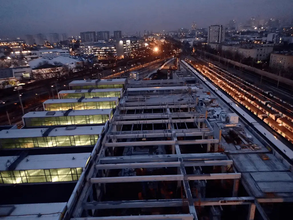 Atelier_maintenance_RER_A-Léon_Grosse.png